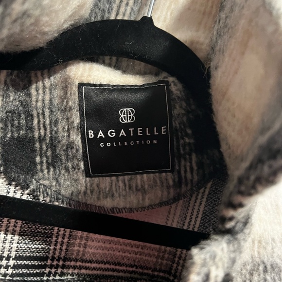 Green wooly plaid coat - Picture 6 of 6